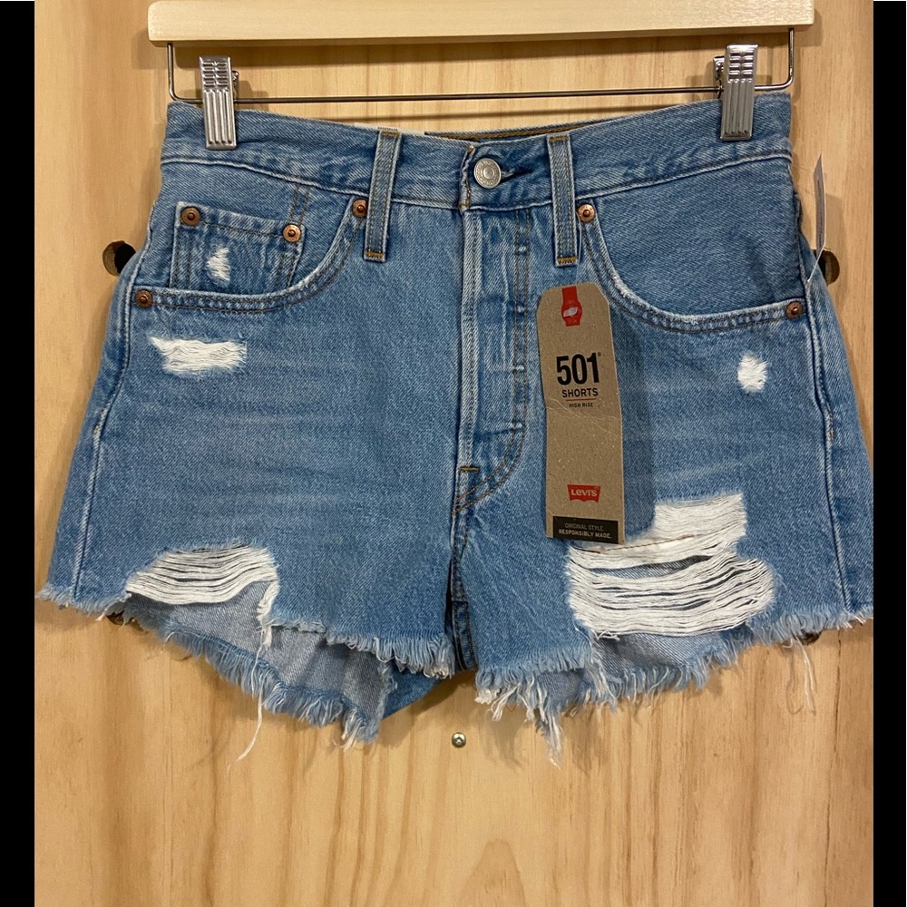 NWT Distressed Levis  501 Jean Shorts